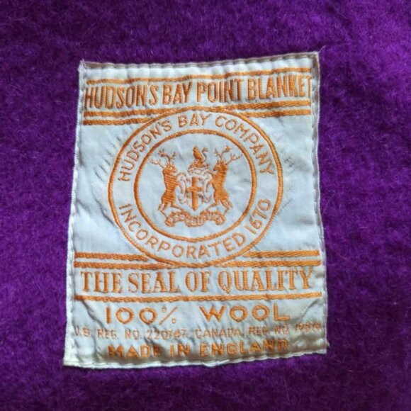 Hudson's Bay six-point (Queen) wool blanket, magenta - Picture 2 of 5